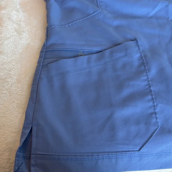 Grey's Anatomy Light Blue Scrub Top | Size M - Picture 5 of 8